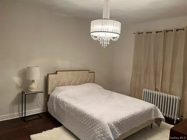 Jamaica, NY 11434,168-04 Foch BLVD