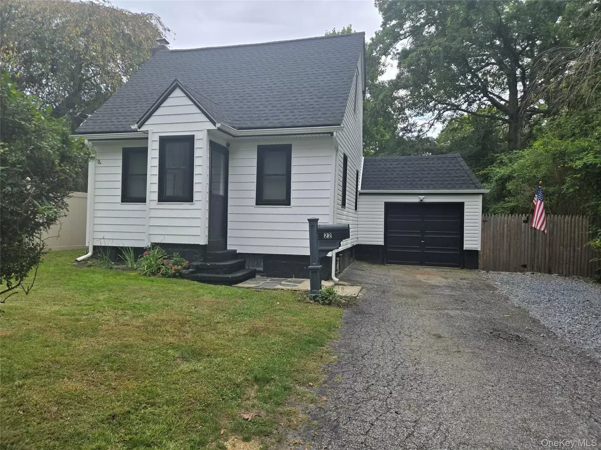 Saint James, NY 11780,22 Roseville AVE