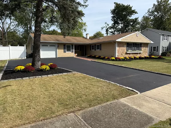 Lake Grove, NY 11755,49 Tulip Grove DR