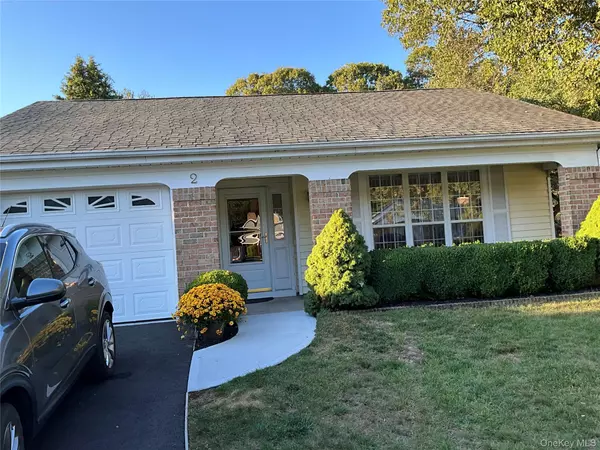 Ridge, NY 11961,2 Kingston DR