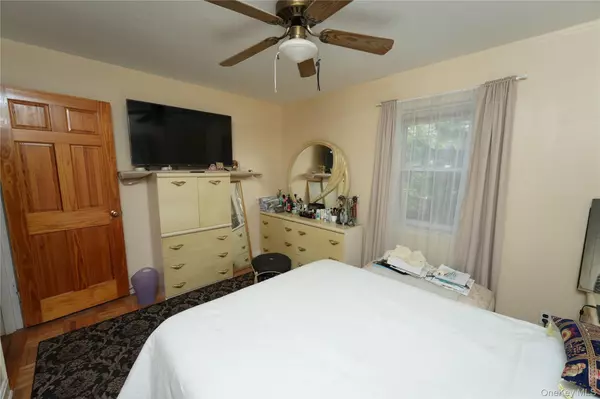 Oceanside, NY 11572,368 Merrifield AVE