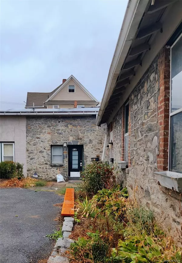 81 Vineyard AVE #81C, Highland, NY 12528