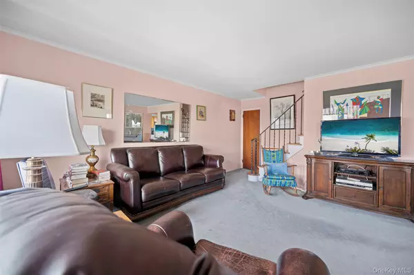 New Hyde Park, NY 11040,504 6th AVE