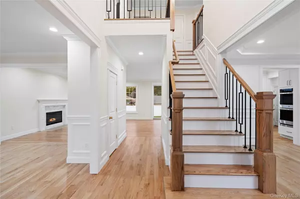 Levittown, NY 11756,23 Cove LN