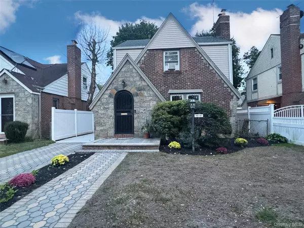 115-87 219th ST, Cambria Heights, NY 11411