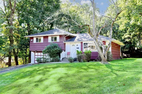 Monsey, NY 10952,24 Hilltop LN