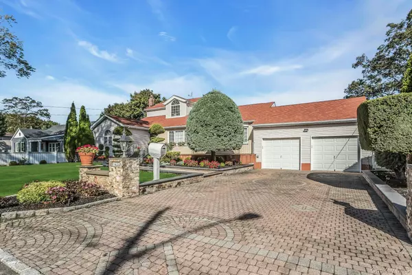 West Babylon, NY 11704,1436 7th ST