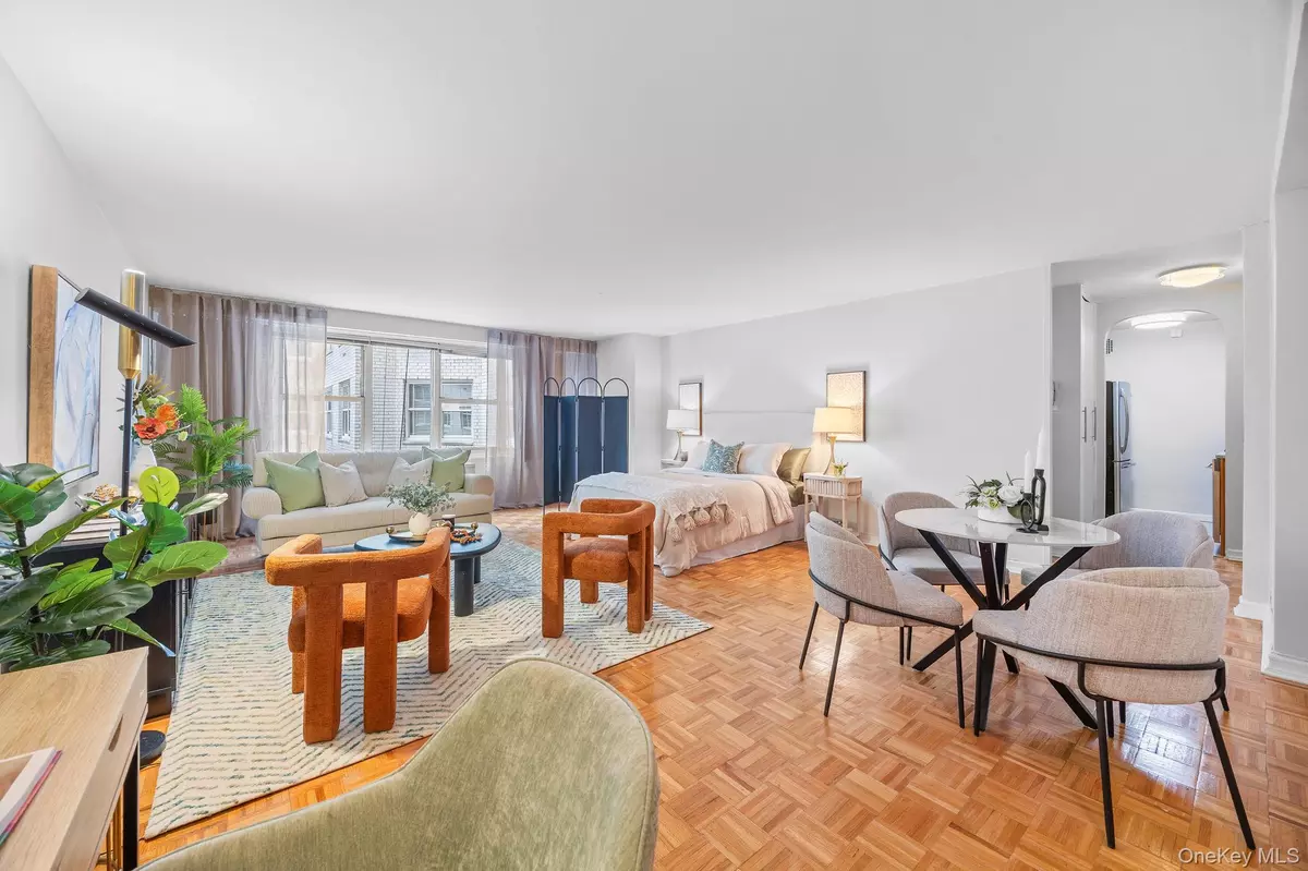 New York (manhattan), NY 10023,155 W 68th ST #6-16