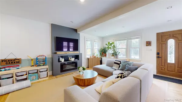Rego Park, NY 11374,6897 Alderton ST
