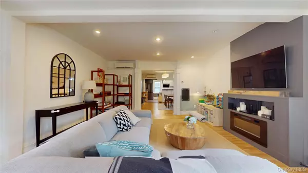 Rego Park, NY 11374,6897 Alderton ST