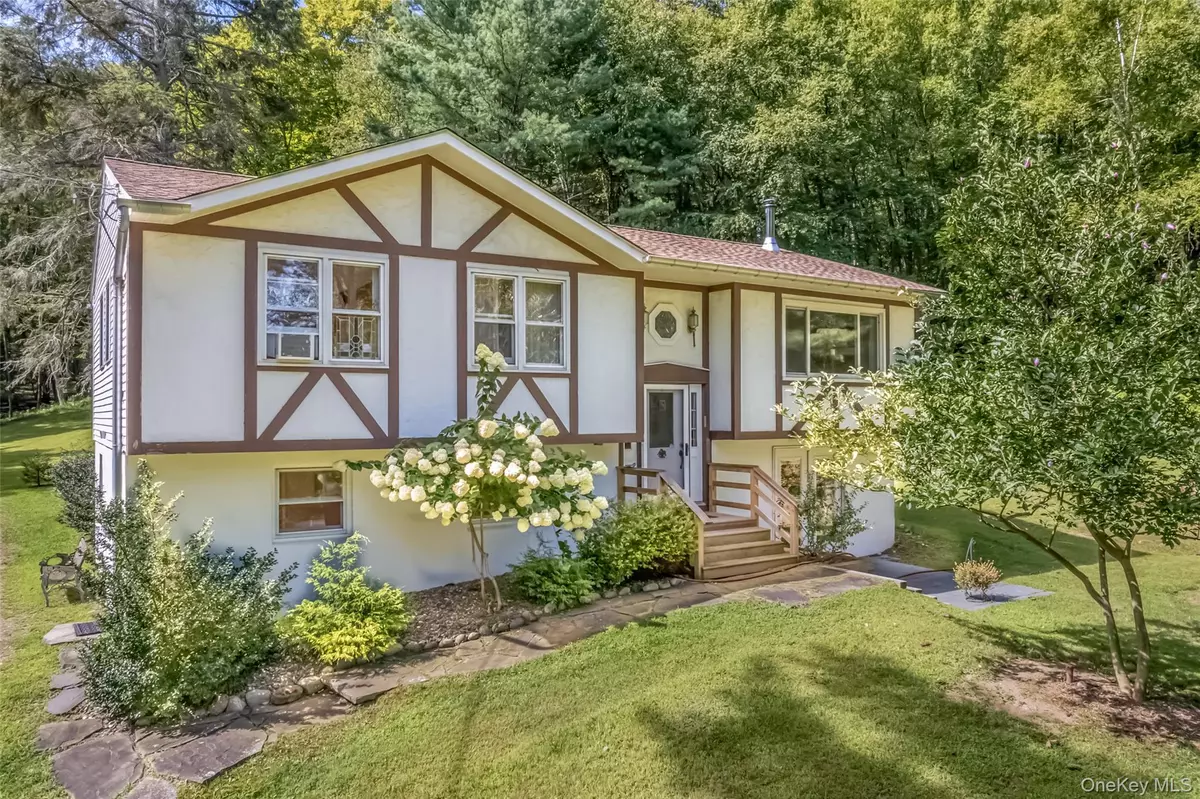 Rhinebeck, NY 12572,145 Lamoree RD