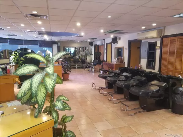 Rego Park, NY 11374,92-29 Queens BLVD #Cu15