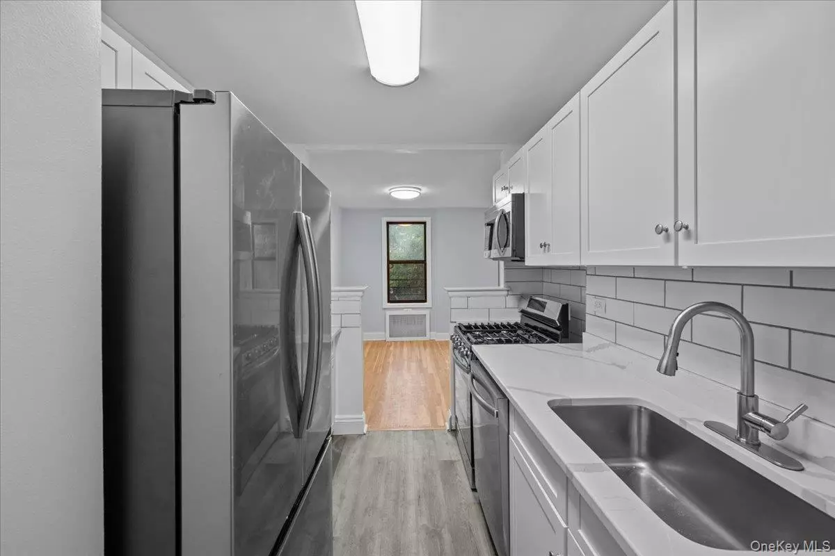 Bronx, NY 10463,3235 Cambridge ave #5j