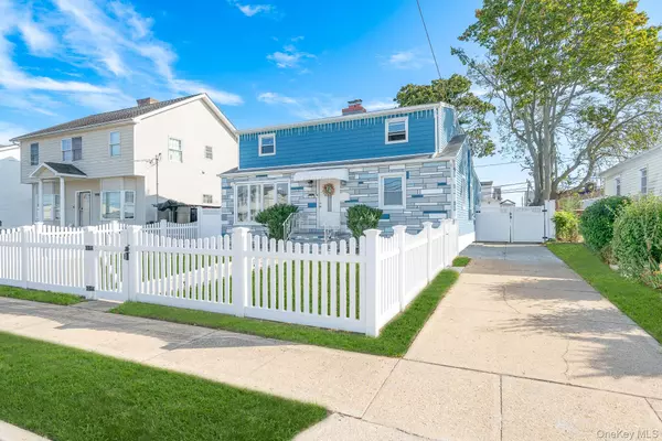 Freeport, NY 11520,11 Overton ST