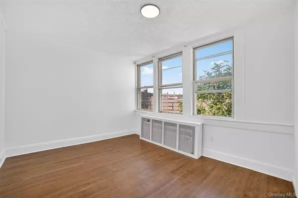 Yonkers, NY 10701,59 Park Hill AVE #3