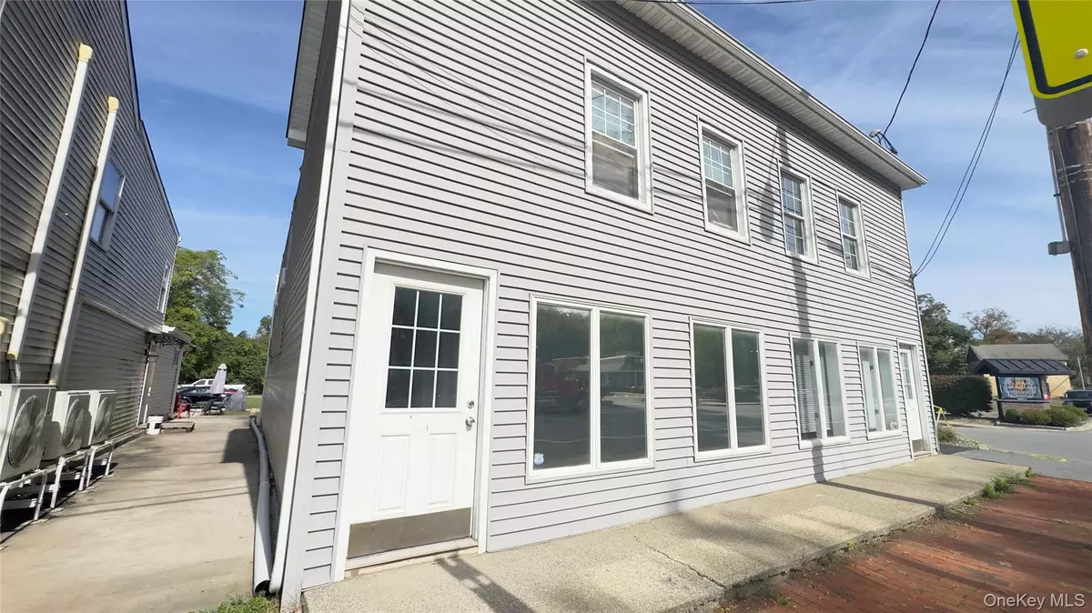 Pleasant Valley, NY 12569,1617 Main ST #3