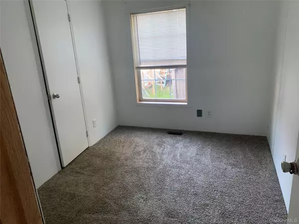 Kingston, NY 12401,702 Sawkill Rd #10