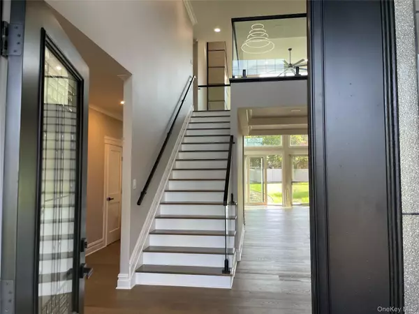 Commack, NY 11725,80 Washington BLVD