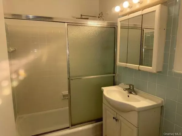 Forest Hills, NY 11375,108-49 63rd AVE #6H