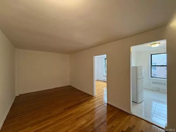 Forest Hills, NY 11375,108-49 63rd AVE #6H