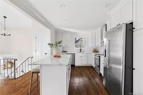 Port Washington, NY 11050,21A Neulist AVE