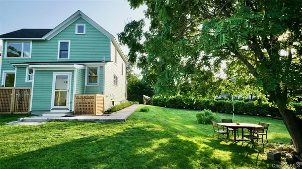 Greenport, NY 11944,412 Atlantic AVE