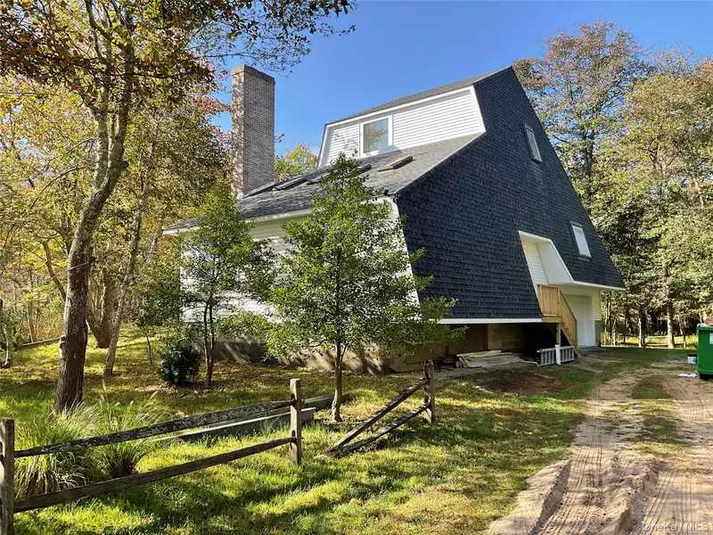 84 Beaver DR, Mastic Beach, NY 11951