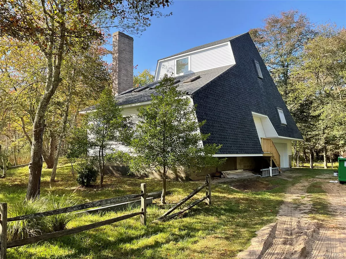 Mastic Beach, NY 11951,84 Beaver DR