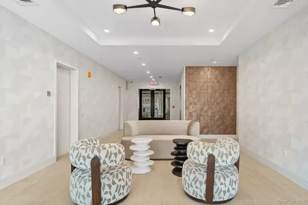 Harrison, NY 10528,402 Halstead AVE #204