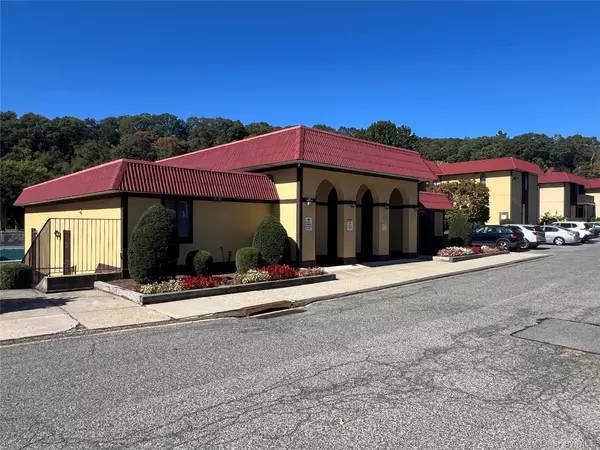 White Plains, NY 10603,2 Granada CRES #8