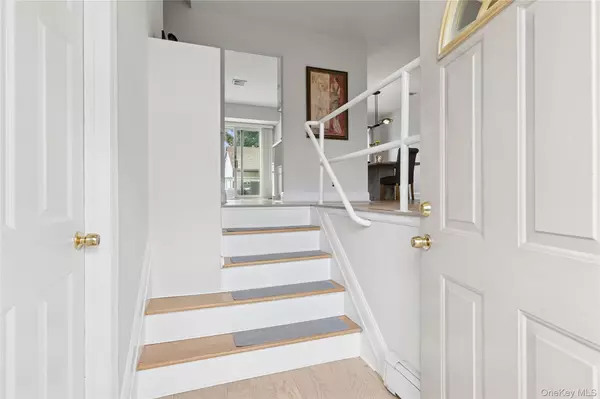 Seaford, NY 11783,3612 Ladonia ST