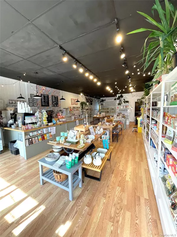 Eastport, NY 11941,510 Montauk HWY