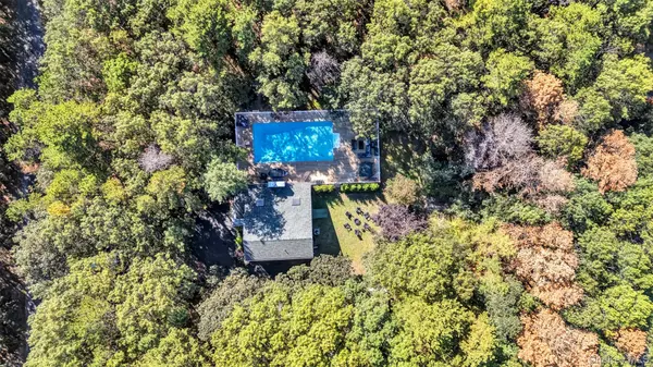 Manorville, NY 11949,2 Christine LN