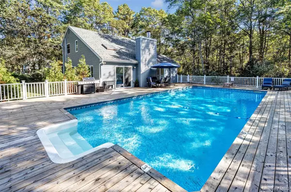 Manorville, NY 11949,2 Christine LN