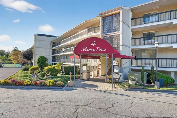 Mahopac, NY 10541,4 Marina DR #A1