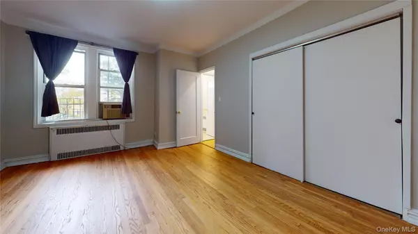 Forest Hills, NY 11375,11406 Queens BLVD #B9