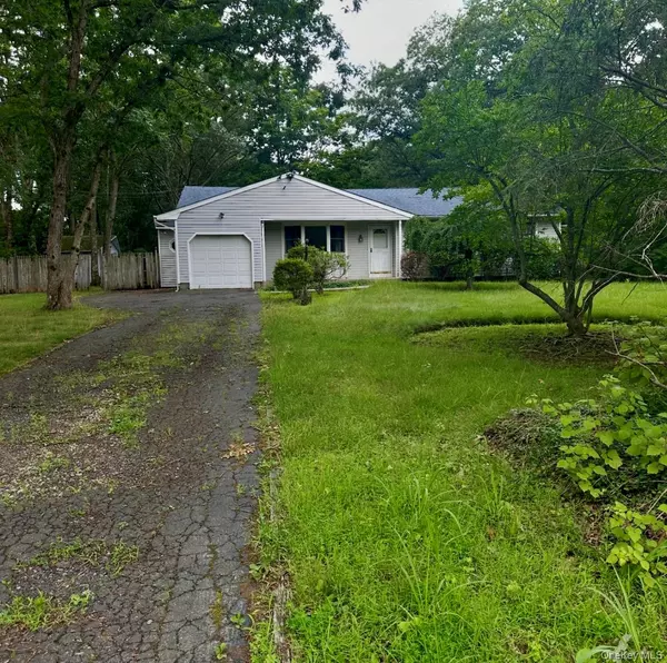 212 Helme AVE, Miller Place, NY 11764