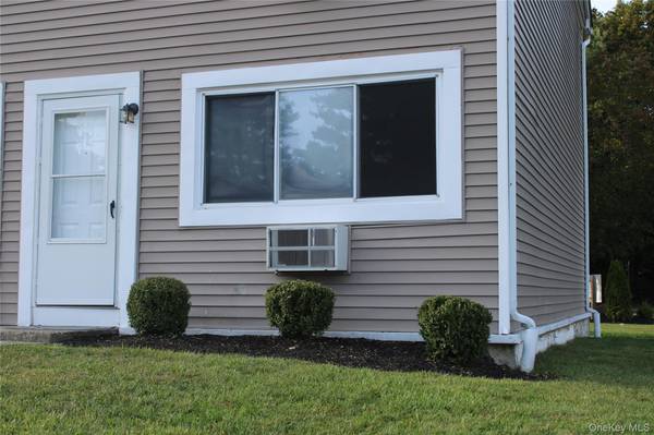 Fishkill, NY 12524,1 Fishkill Glen DR #A