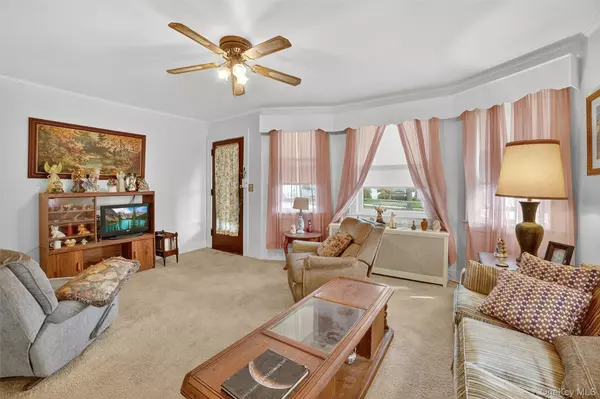 Port Chester, NY 10573,24 Park PL
