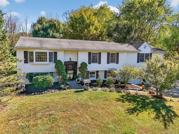 Lagrangeville, NY 12540,672 Waterbury Hill RD