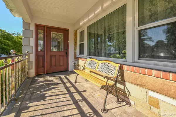 Syosset, NY 11791,9 Evelyn LN