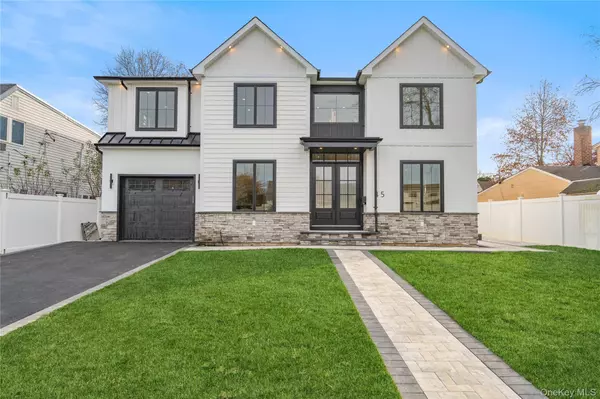 East Meadow, NY 11554,908 Maple LN