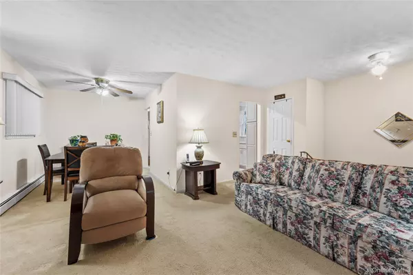 Elmont, NY 11003,138 Carnegie AVE