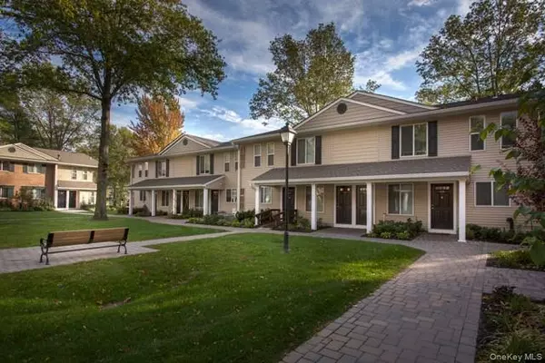 Coram, NY 11727,29 Country Club DR #29H