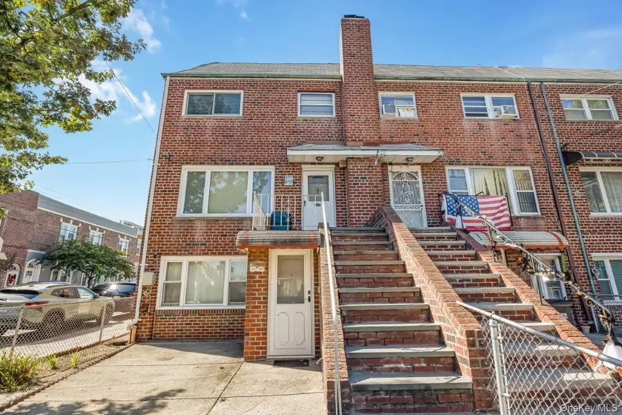 67-72 78th ST, Middle Village, NY 11379