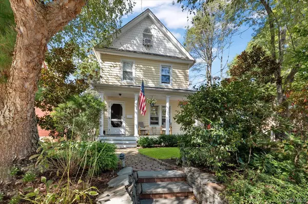 18 S Washington ST, Port Washington, NY 11050