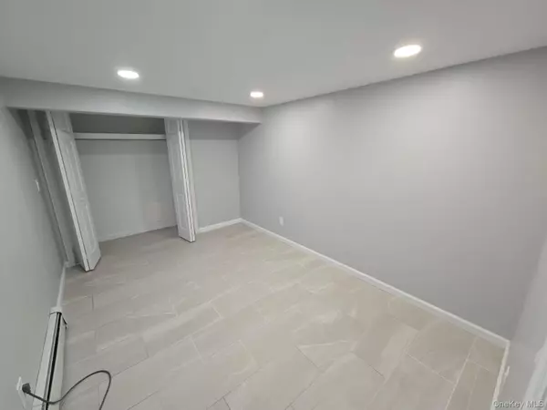 Selden, NY 11784,49 Dare RD