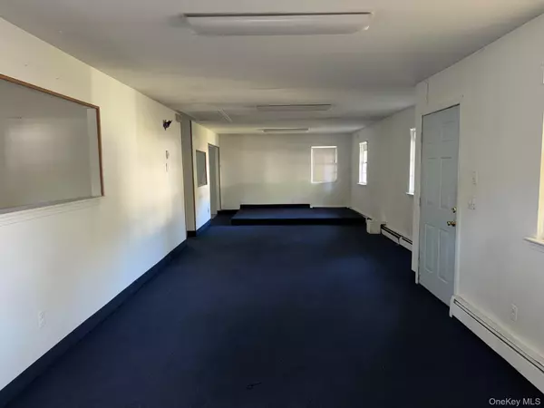 Coram, NY 11727,96 Norfleet LN