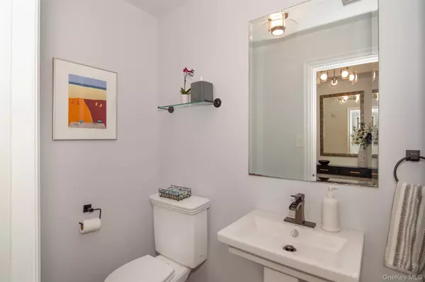 Hartsdale, NY 10530,27 Hawthorne WAY