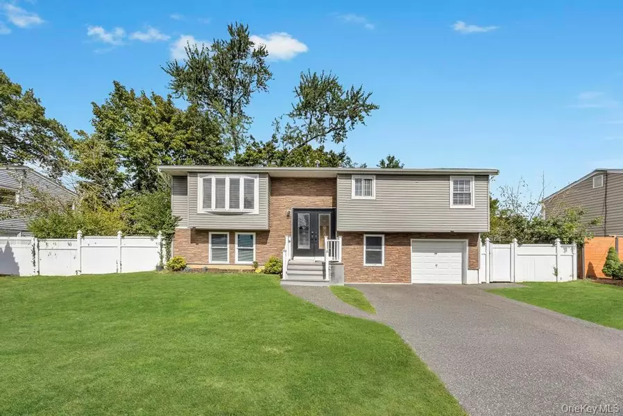 191 Bergen ST, Port Jefferson Station, NY 11776
